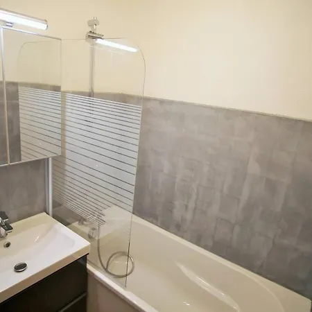 Apartment 4 Couchages A 100 M De La